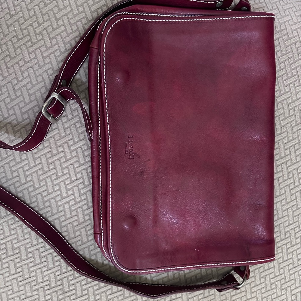 Chic Burgundy Leather Crossbody Bag